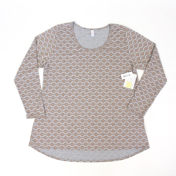 LuLaRoe Tops - NWT Lynnae shirt {LuLaRoe}
